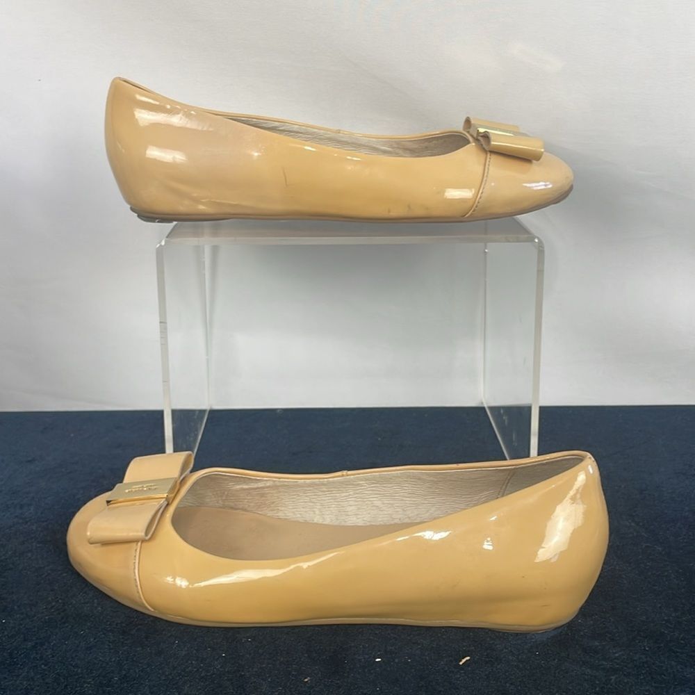 Kate Spade Tan Patent Flats w Bow Shoes - Picture 2 of 7